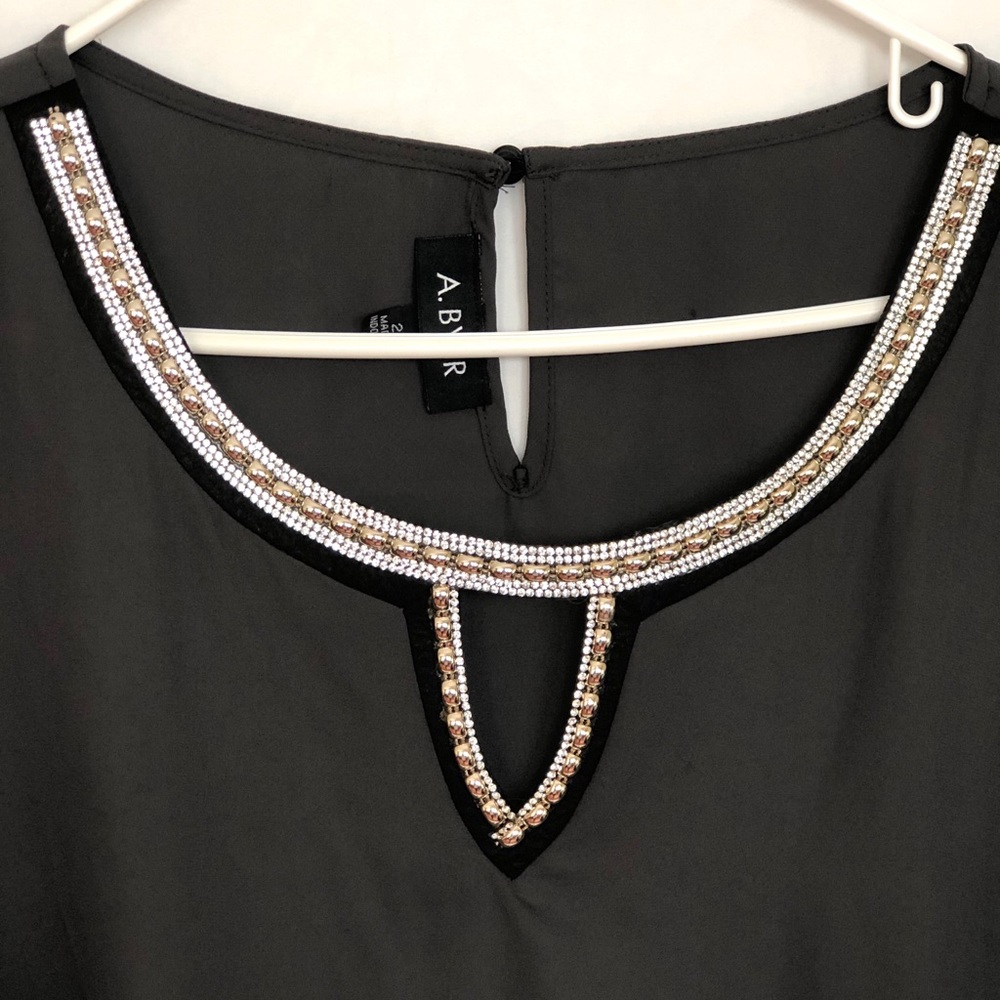 A. Buyer Charcoal Studded Cold Shoulder Blouse 2X - Picture 2 of 11